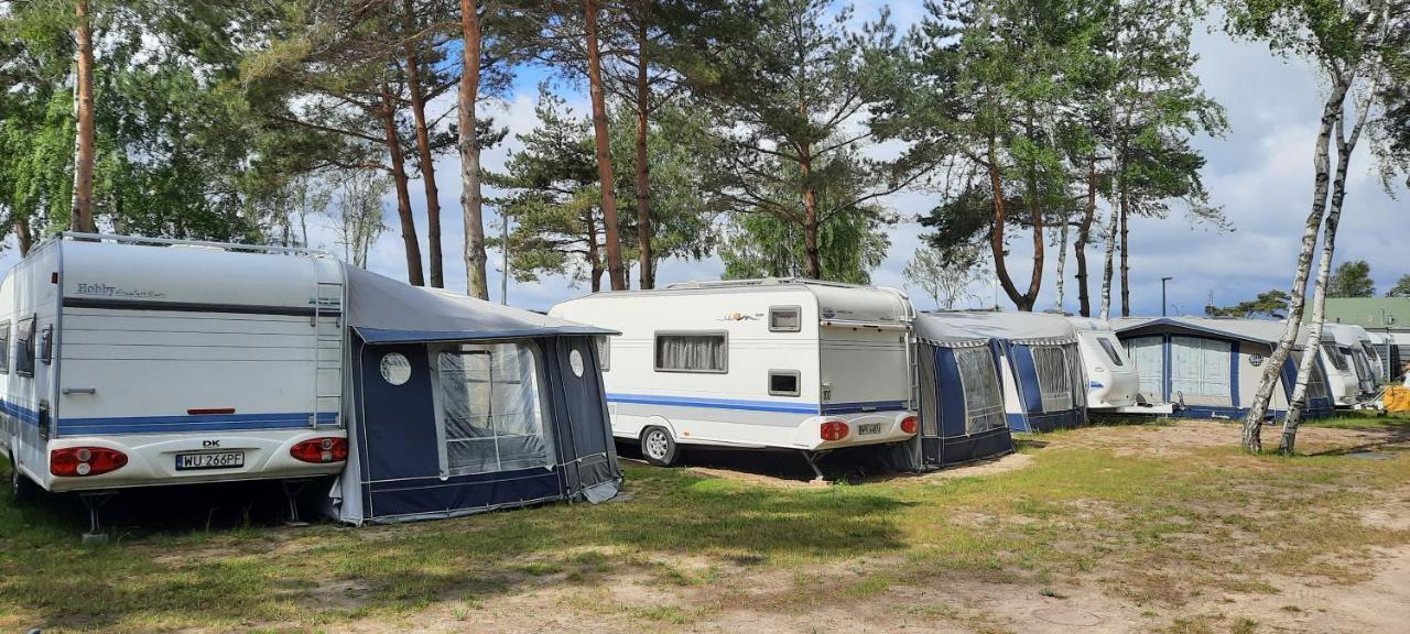Nowoczesne Przyczepy Kempingowe Chalupy Royal-Camp Eksteriør bilde