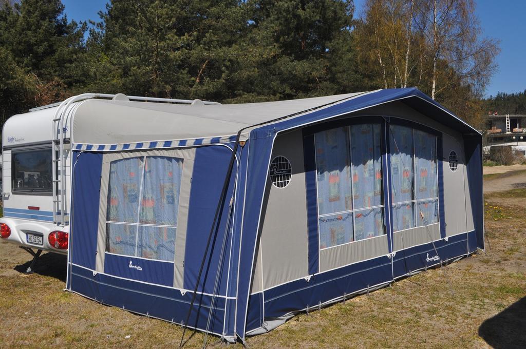 Nowoczesne Przyczepy Kempingowe Chalupy Royal-Camp Eksteriør bilde
