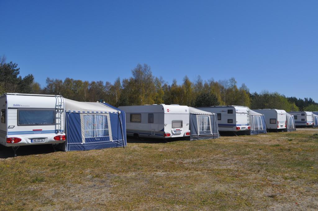 Nowoczesne Przyczepy Kempingowe Chalupy Royal-Camp Eksteriør bilde